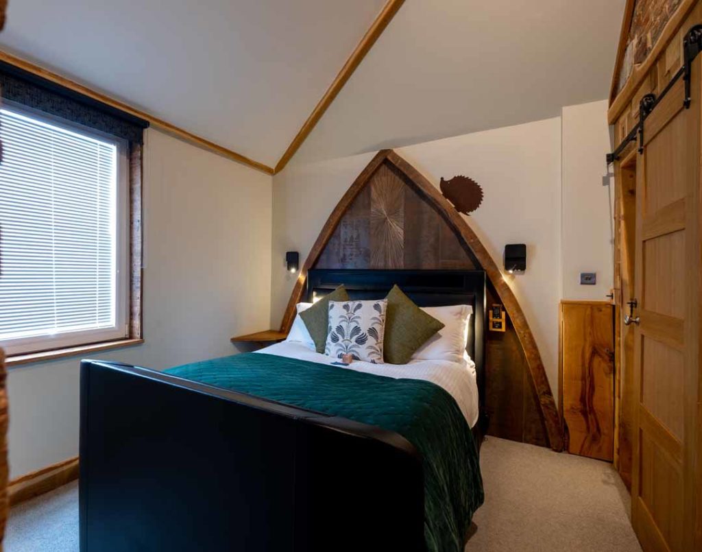 traditional bedroom